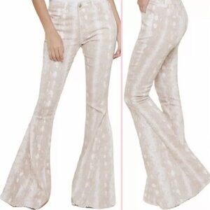 Bell-Bottom‎ Flared Pants By Saints & Hearts In pink snake Pattern